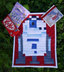 R2D2 Mug Rug Swap Pic